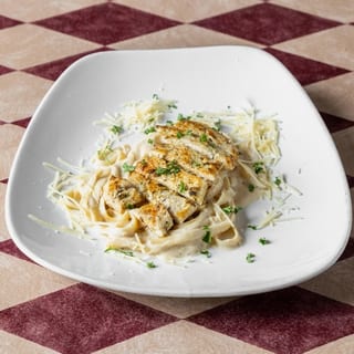 Chicken Fettuccini Alfredo (Halal)